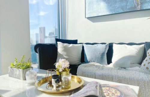 Garden District Apartment | INFIVILLA Duplex Penthouse Suites Skyline Lake View Downtown Toronto