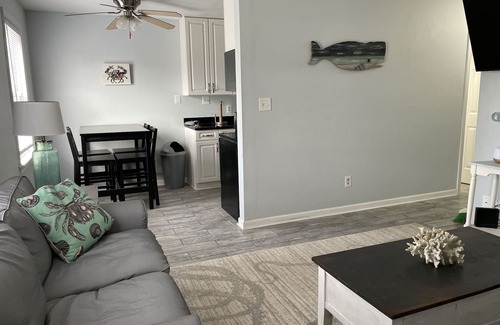 Dam Neck Condo | Inlet Condo 2 Blocks to the Beach!