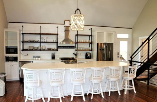 Seneca House | Inlet Dr - Lake Keowee Home In Town and Close to Clemson