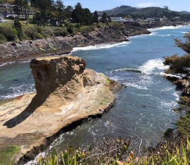 Depoe Bay Hotel | Inn at Arch Rock