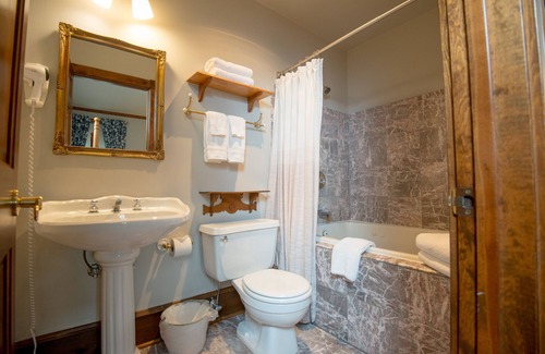 Sturgeon Bay Hotel | Inn at Cedar Crossing