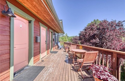 Steilacoom House | Inn at Saltar's Point Suite 2 (1bed 1 bath)