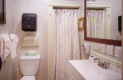Valley Street Hotel | Inn at St John Portland In-Town