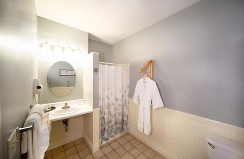 Valley Street Hotel | Inn at St John Portland In-Town