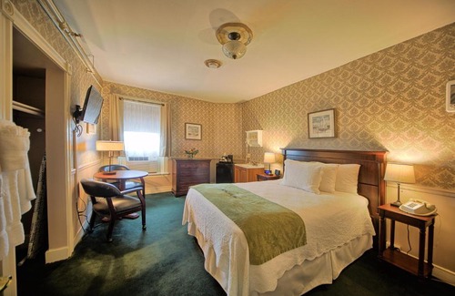 Valley Street Hotel | Inn at St John Portland In-Town