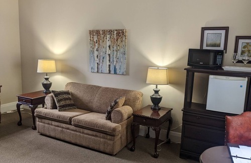 Bracebridge Hotel | Inn at the Falls