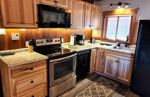 Estes Park Hotel | Inn on Fall River & Fall River Cabins