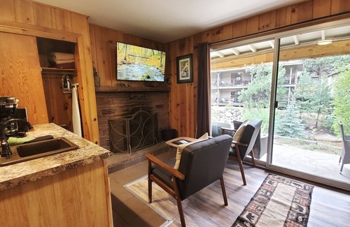 Estes Park Hotel | Inn on Fall River & Fall River Cabins