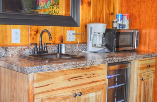 Estes Park Hotel | Inn on Fall River & Fall River Cabins