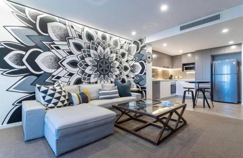 East Brisbane Apartment | Inner city 1 bedroom Apartment with Rooftop pool and Parking - Serain Residences