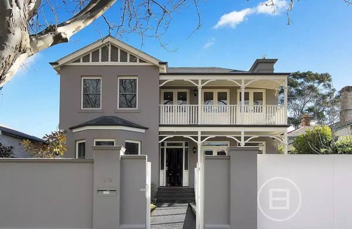 St Kilda House | Inner City Resort