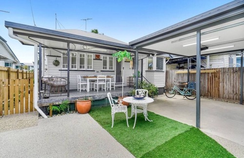 Parramatta Park House | Inner City Serenity!