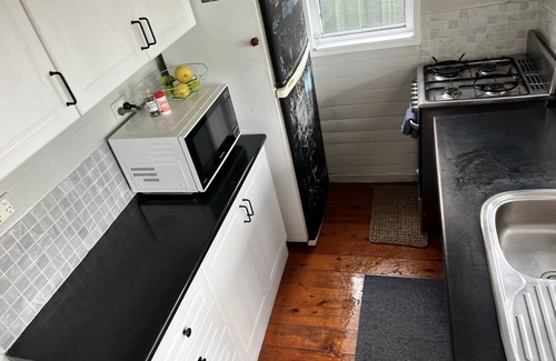 Mayfield Cottage | Inner Suburban Cottage - close to Newcastle