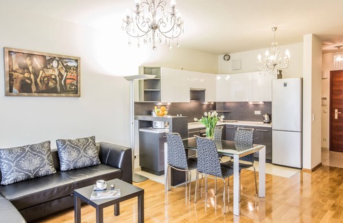 Srodmiescie Połnocne Apartment | inQse Warsaw | Centre