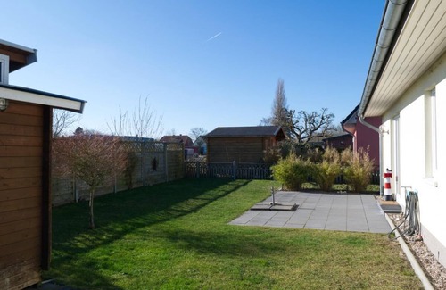 Landkirchen House | Inselblume 22 - Vacation house with garden and dog in Landkirchen