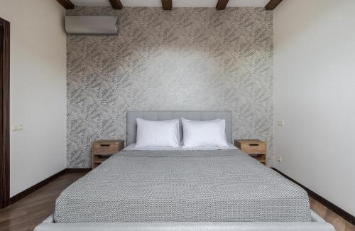 Lviv City Center Apartment | InshiApartments on Hazova str 6