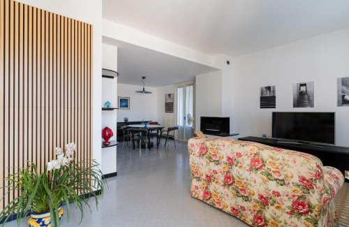 Tuglie Apartment | Intera casa ad uso esclusivo con 3 camere 2 bagni giardino wifi parcheggio lavatrice microonde barbecue macchina caffè