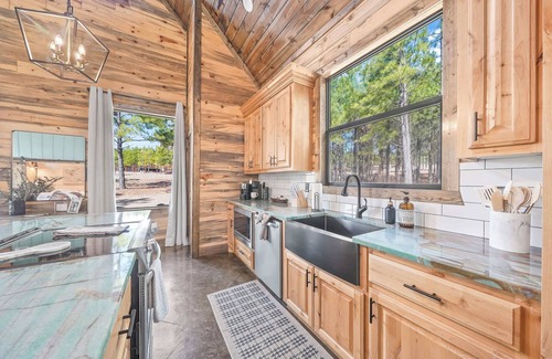 Pickens Cabin | Intimate Woodland Escape Spa-Fire pit - Sleeps 4