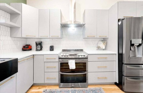 Haines City House | Into the woods - Spacious Retreat