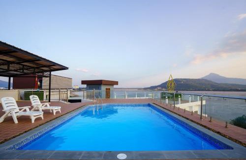 Pakse Hotel | Intouch Riverside Hotel