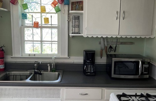 Edgewood Cottage | intown escape small cottage on half acre garden walk to edgewood shopping