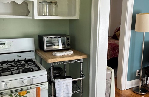 Edgewood Cottage | intown escape small cottage on half acre garden walk to edgewood shopping