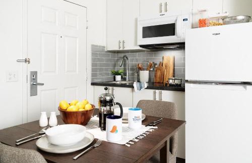 Indianapolis Hotel | InTown Suites Extended Stay Indianapolis IN -College Park Michigan Road