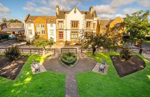 Banbury Apartment | Inviting 1-Bed Apartment in Banbury