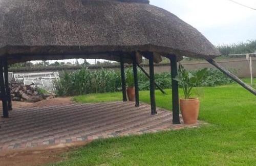 Bulawayo House | Inviting 2 Bed House in Bulawayo