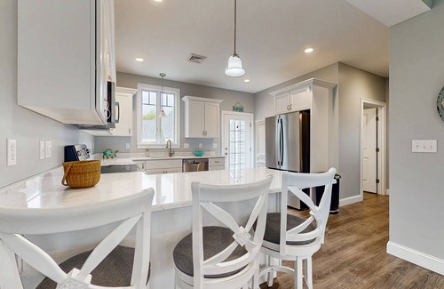 Arundel Cottage | Inviting getaway w/AC, heated pool, hiking trails, gym & nearby beaches