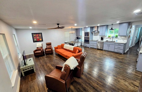 Nevada House | Inviting home for a birthday party, family or work trip, in downtown Nevada, TX!