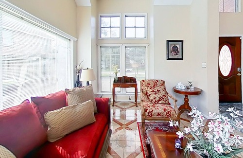 Mission Bend House | Inviting house with sauna, patio, central AC, washer/dryer, and full kitchen