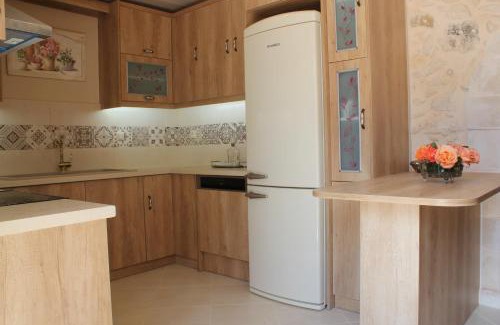 Monopari House | Ioanna House