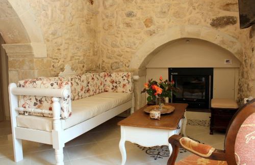 Monopari House | Ioanna House