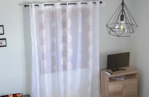 Pella Region Apartment | Ira Charming apt with stunning view!