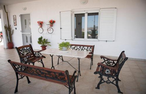 Salamis House | Irida Suite