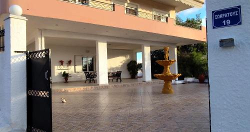 Salamis House | Irida Suite