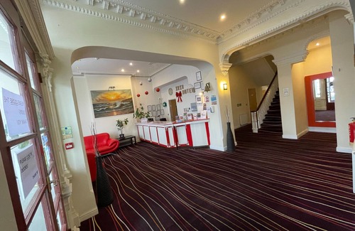 Llandudno Bed & Breakfast | Iris Hotel