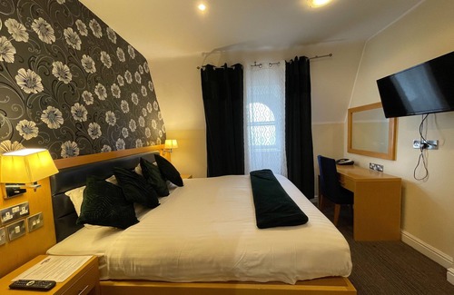 Llandudno Bed & Breakfast | Iris Hotel