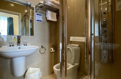 Llandudno Bed & Breakfast | Iris Hotel