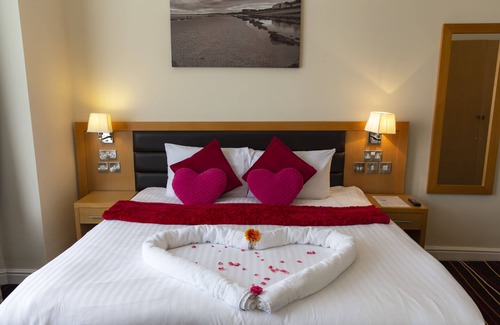 Llandudno Bed & Breakfast | Iris Hotel
