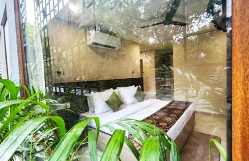 Khattalwada Hotel | Iris Suites Kalkaji