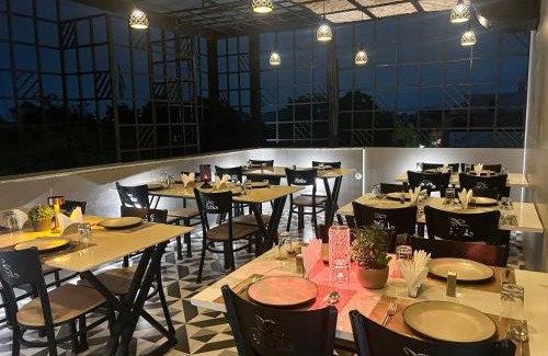 Khattalwada Hotel | Iris Suites Kalkaji