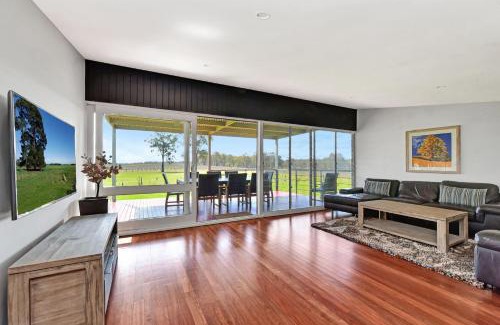 Pokolbin Villa | Ironbark Hill Retreat