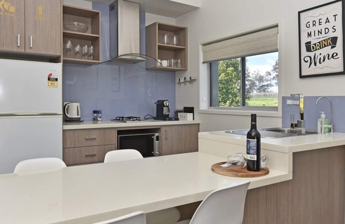 Pokolbin Villa | Ironbark Hill Villa 2