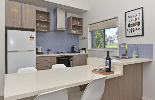 Pokolbin Villa | Ironbark Hill Villa 3 Saperavi