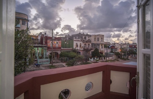 Plaza de la Revolucion Apartment | Iscas's Home