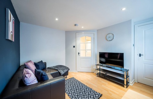 Montrose Apartment | Isla Apartment Montrose