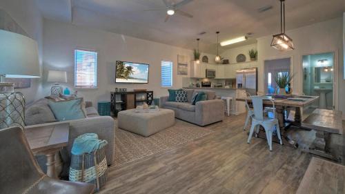 Cinnamon Shore House | Isla View by AvantStay Resort Pool Near Beach