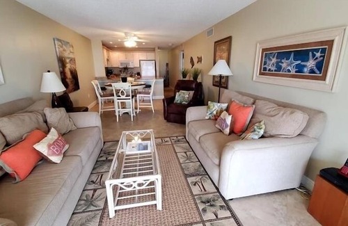 Ilexhurst Condo | Island Beach Club 24 - Anna Maria Island - Condo 2 Bedroom/1 Bath gulf front , maximum occupancy of 4 people.